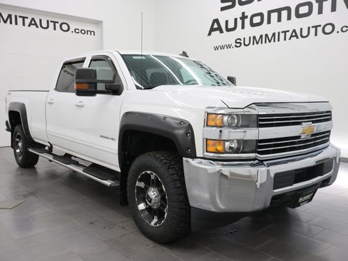 Used 2015 Chevrolet Silverado 2500 LT AWD/4WD image 2