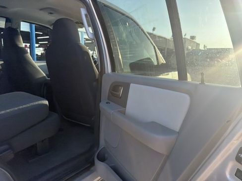 Used 2004 Ford Expedition XLT RWD image 22