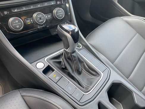 Used 2024 Volkswagen Jetta SE image 25