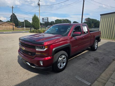 Used 2017 Chevrolet Silverado 1500 LT w/ All Star Edition AWD/4WD image 4