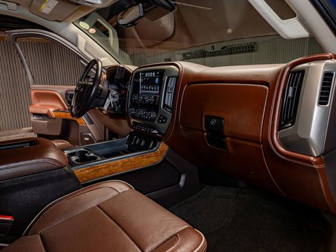 Used 2016 Chevrolet Silverado 2500 High Country w/ Duramax Plus Package image 16