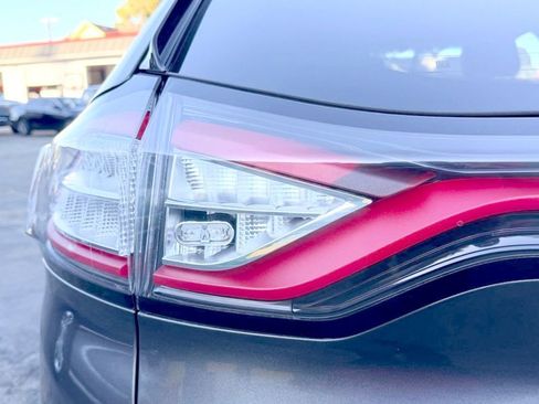 Used 2017 Ford Edge SEL w/ Equipment Group 201A image 10