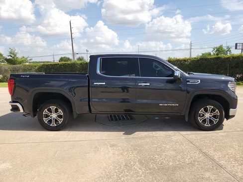 Used 2025 GMC Sierra 1500 SLT AWD/4WD image 4