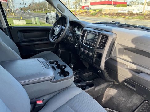 Used 2018 RAM 2500 Tradesman w/ Chrome Appearance Group image 13