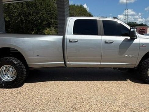 Used 2024 RAM 3500 Big Horn w/ Sport Appearance Package AWD/4WD image 2