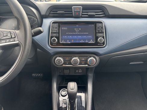 Used 2025 Nissan Versa SV image 17