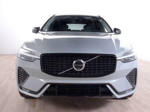 Certified 2025 Volvo XC60 B5 Plus AWD/4WD image 2
