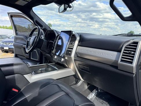 Used 2021 Ford F250 Platinum w/ FX4 Off-Road Package AWD/4WD image 14