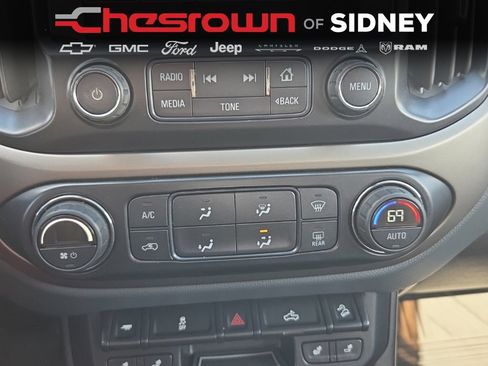 Used 2016 Chevrolet Colorado Z71 AWD/4WD image 38