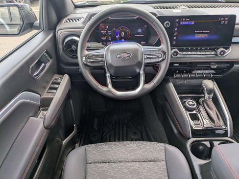 Used 2026 Chevrolet Colorado Z71 w/ Technology Package AWD/4WD image 15