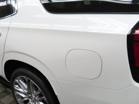 Used 2025 GMC Yukon Denali image 48