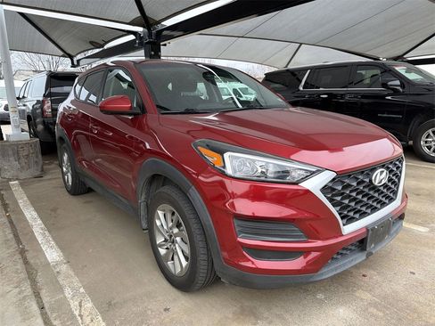 Used 2021 Hyundai Tucson SE image 2