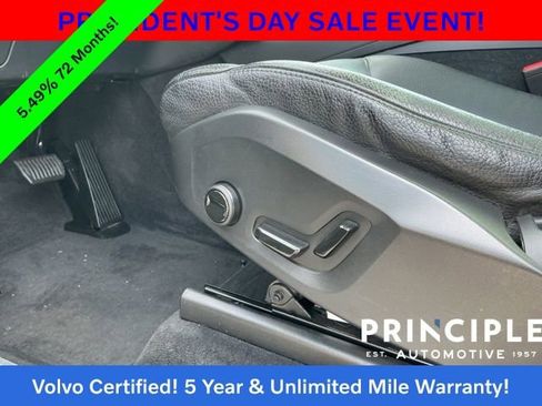 Certified 2023 Volvo XC90 B6 Core w/ Climate Package image 30