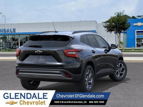 New 2026 Chevrolet Trax LT w/ Driver Confidence Package FWD image 4