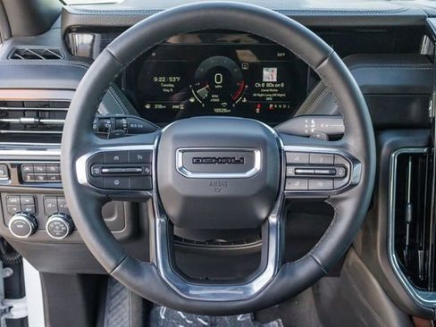 Used 2025 GMC Yukon XL Denali AWD/4WD image 18