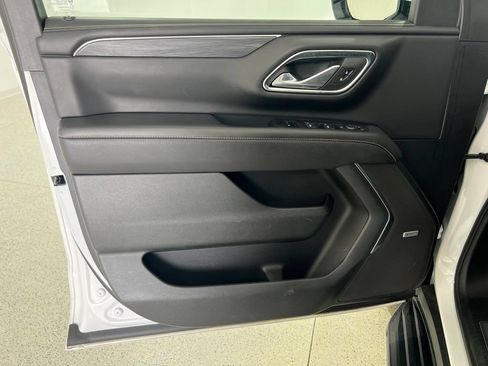 Used 2024 GMC Yukon SLT RWD image 19
