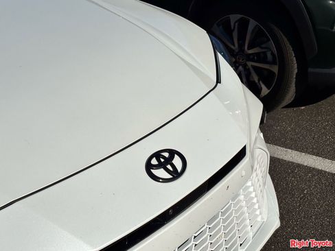 Used 2026 Toyota Camry XSE w/ Premium Plus Package image 7