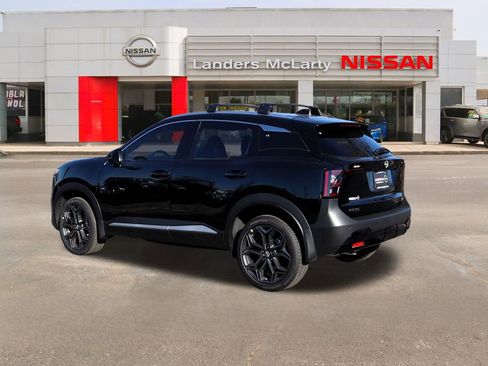 New 2026 Nissan Kicks SR w/ Illumination Package image 5