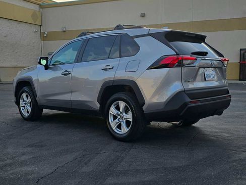 Used 2019 Toyota RAV4 XLE image 5