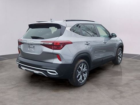 Used 2022 Kia Seltos EX image 4