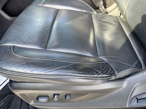 Used 2019 Chevrolet Suburban LT image 30