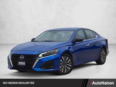 Used 2025 Nissan Altima 2.5 SV FWD image 1