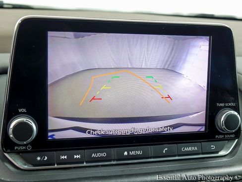 Used 2023 Nissan Rogue S image 15