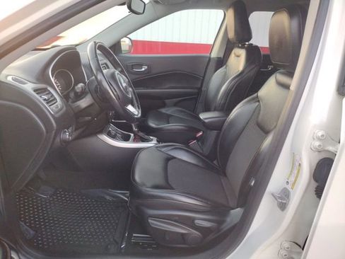 Used 2018 Jeep Compass Latitude w/ Cold Weather Group image 10