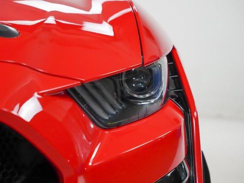 Used 2021 Ford Mustang Shelby GT500 w/ Technology Package image 7