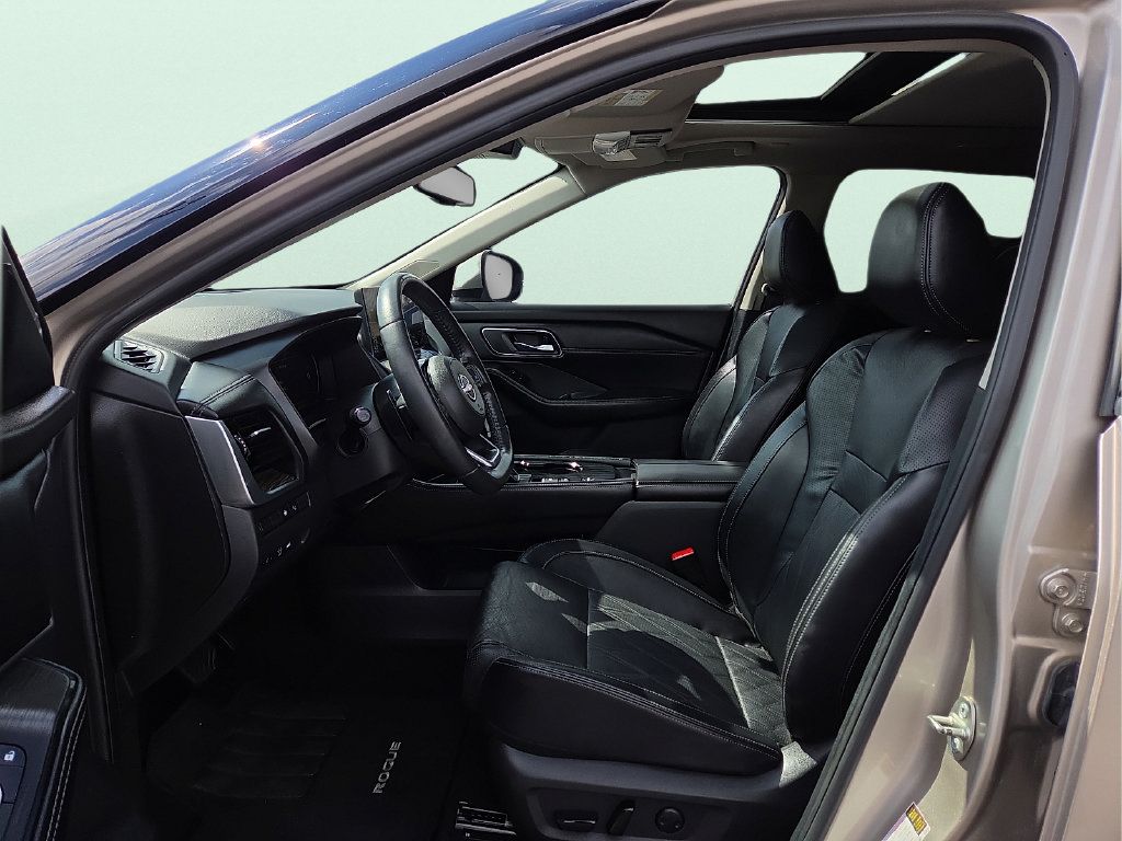 Used 2024 Nissan Rogue Platinum w/ Platinum Premium Package FWD image 16