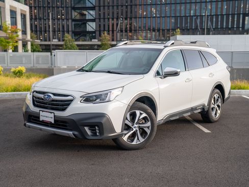 Used 2020 Subaru Outback Touring AWD/4WD image 1