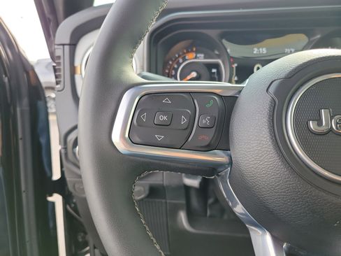 Used 2025 Jeep Wrangler Unlimited Sahara AWD/4WD image 22