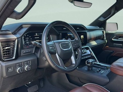 Used 2025 GMC Sierra 1500 Denali Ultimate image 4