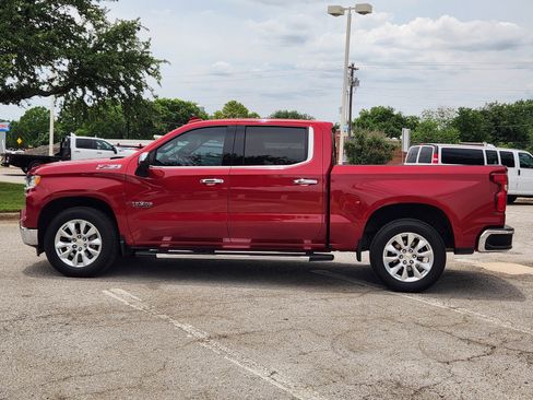 Used 2023 Chevrolet Silverado 1500 LTZ AWD/4WD image 3