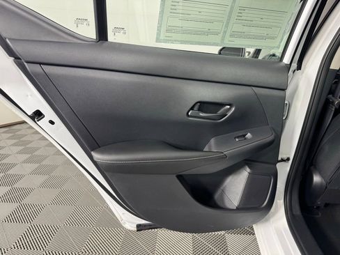Used 2025 Nissan Sentra SV FWD image 30