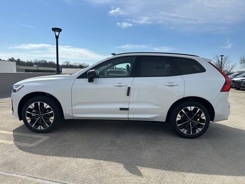 New 2026 Volvo XC60 B5 Plus w/ Climate Package image 4