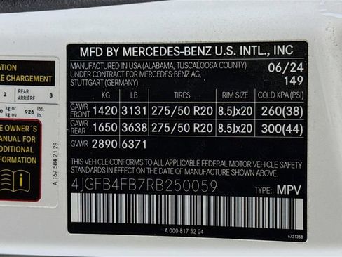 Used 2024 Mercedes-Benz GLE 350 4MATIC w/ Winter Package image 33