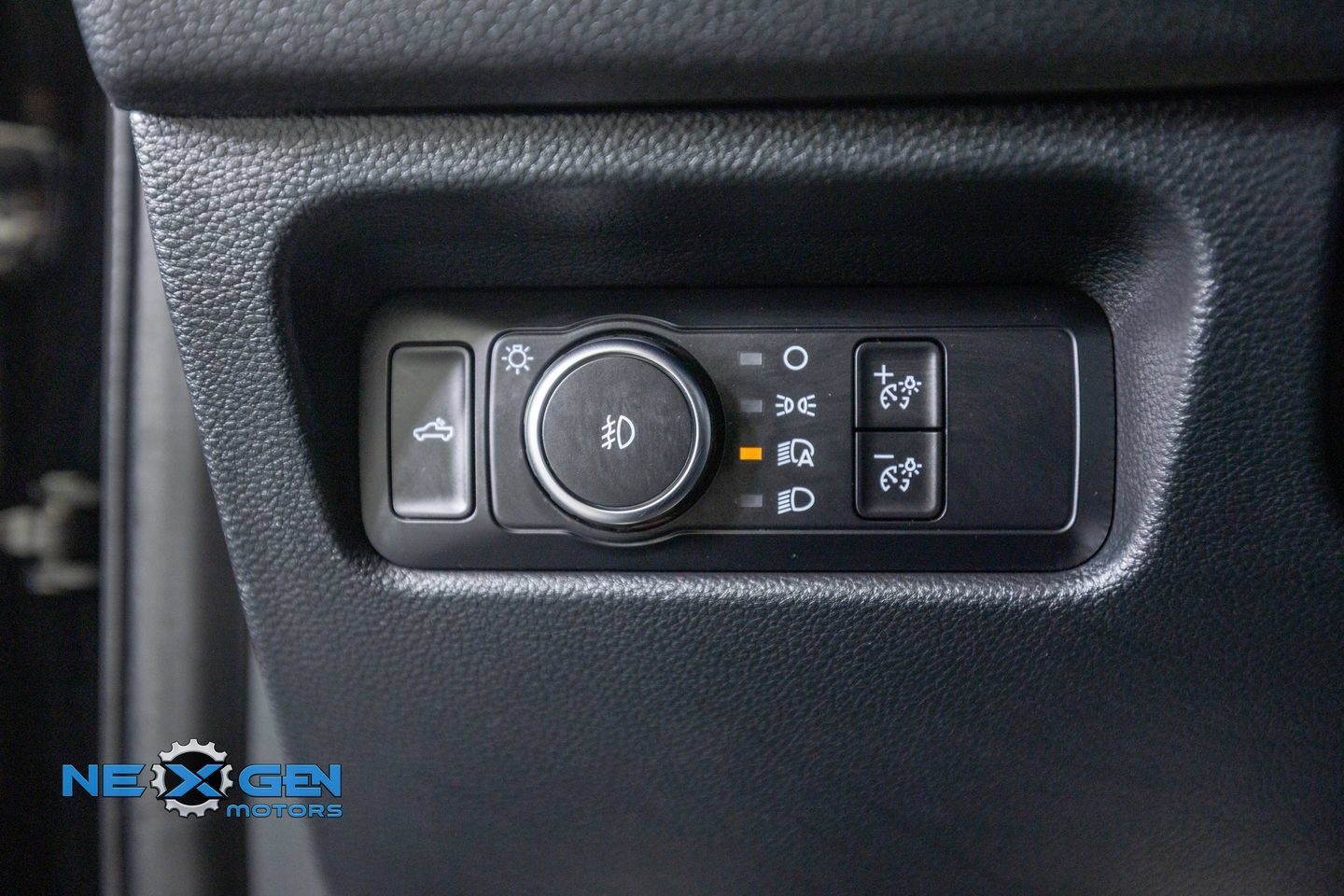 Used 2024 Ford Ranger XLT w/ Advanced Towing Package AWD/4WD image 16