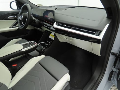 New 2026 BMW X2 xDrive28i w/ Technology Package image 16
