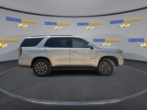 Used 2024 Chevrolet Tahoe Z71 w/ Luxury Package AWD/4WD image 9