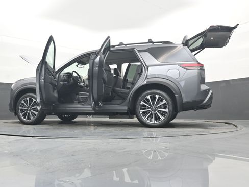 New 2026 Nissan Pathfinder Platinum FWD image 44