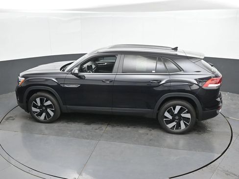 Used 2024 Volkswagen Atlas Cross Sport SE AWD/4WD image 36