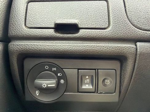 Used 2011 Ford Fusion SE w/ 202A Rapid Spec Order Code FWD image 23