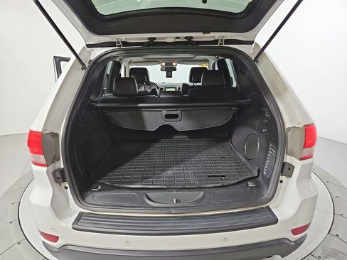 Used 2013 Jeep Grand Cherokee Laredo AWD/4WD image 24