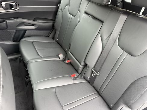New 2025 Kia Sorento S image 13