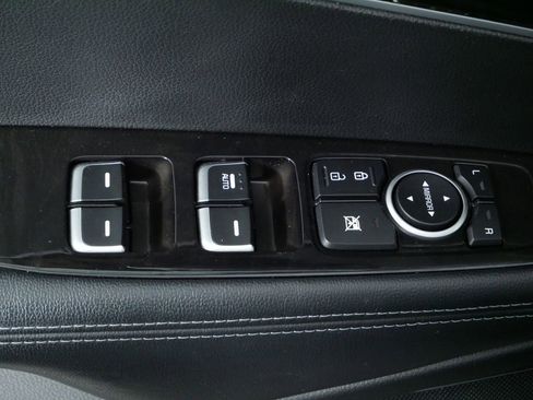 Used 2017 Kia Sorento LX w/ LX Convenience Package image 17