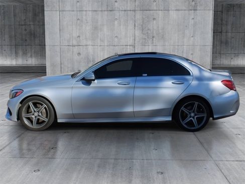 Used 2015 Mercedes-Benz C 300 4MATIC Sedan image 2