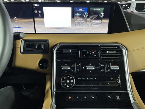 Used 2025 Nissan Armada Platinum Reserve image 24