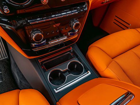 Used 2018 Rolls-Royce Phantom Sedan RWD image 72