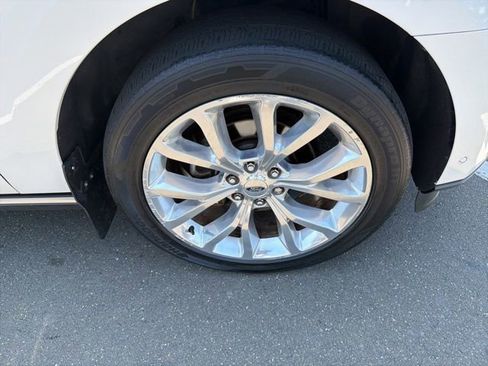 Used 2018 Ford Expedition Limited w/ Equipment Group 302A AWD/4WD image 32